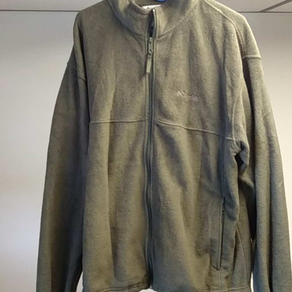 Green Fleece Columbia Sweatshirt